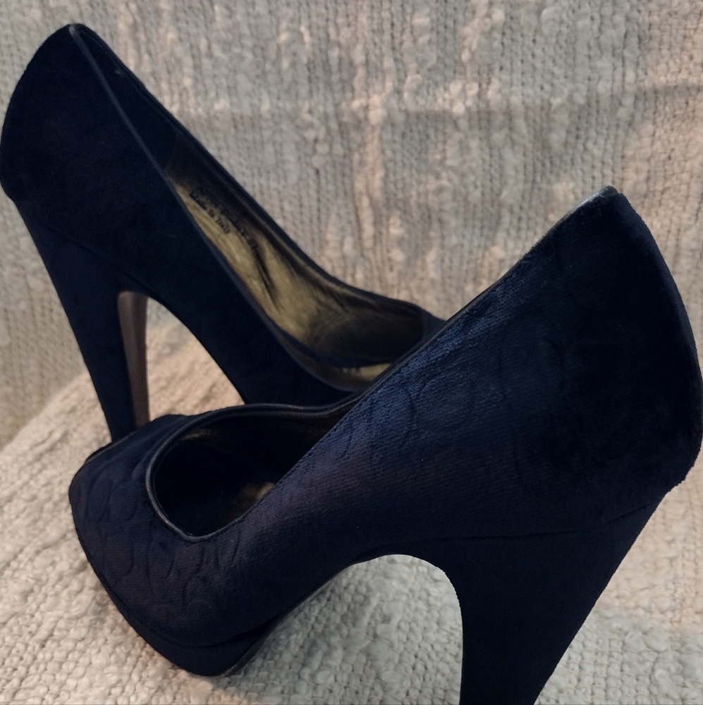 NWOT Coach Monogram Deidra Heels
